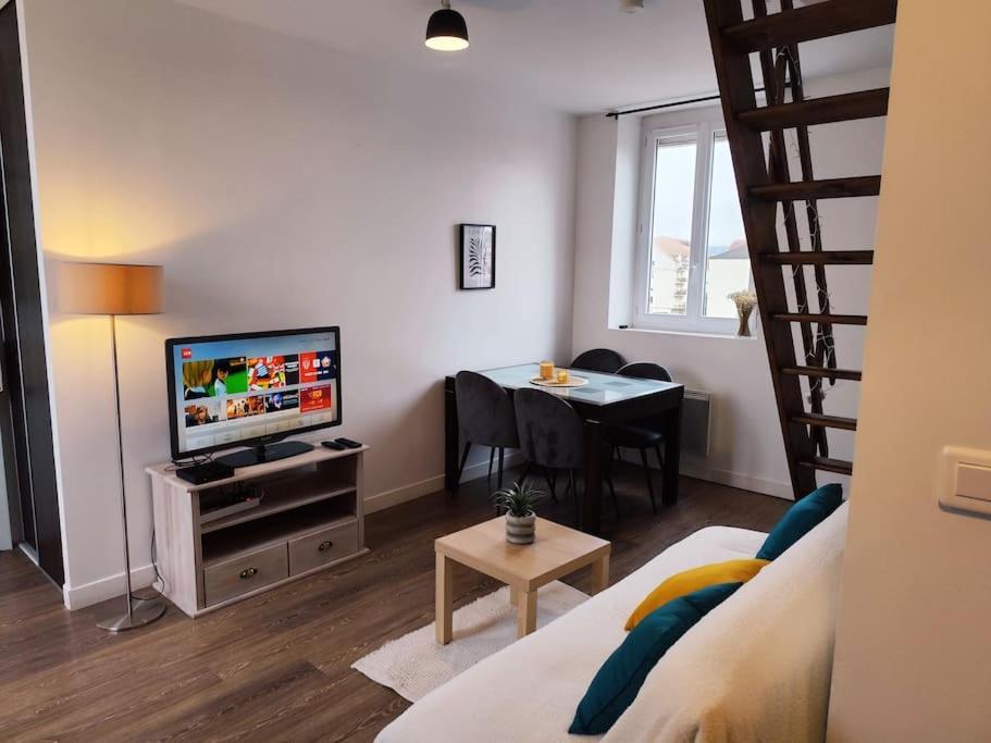 Duplex - Proche Gare & Centre Lägenhet Compiègne Exteriör bild
